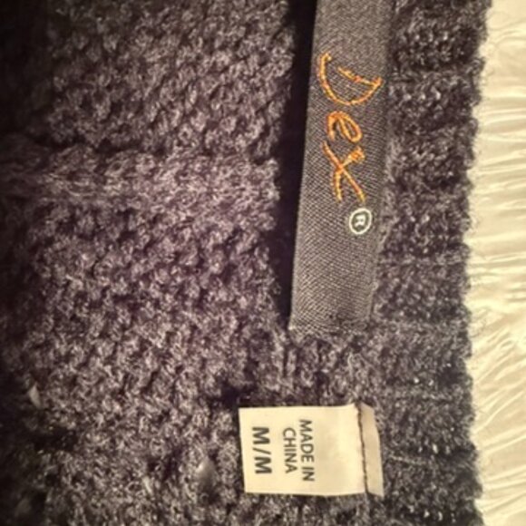 Unique DEX Cardigan - Picture 3 of 3